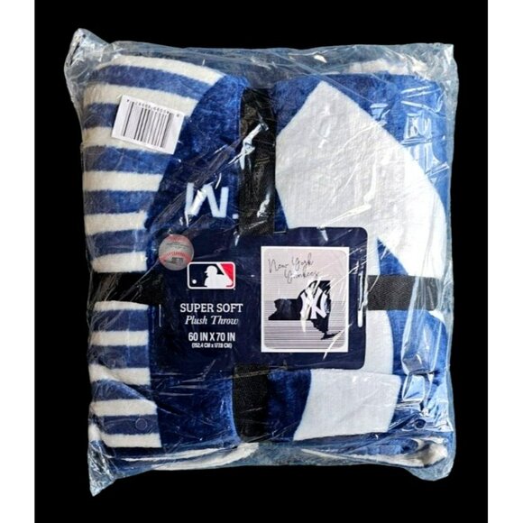 New York Yankees State Stripe Larger Soft Plush Throw Blanket MLB Licensed - Picture 2 of 3